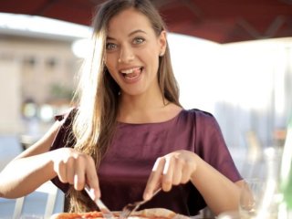 Как не переедать в течение дня: ученые рассказали о пользе белкового завтрака