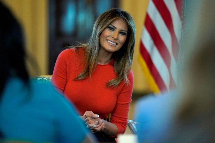 Мелания Трамп покорила элегантным образом