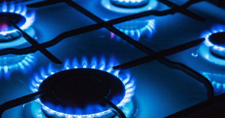 Коли немає ані світла, ані тепла: чи можна грітися від газової плити