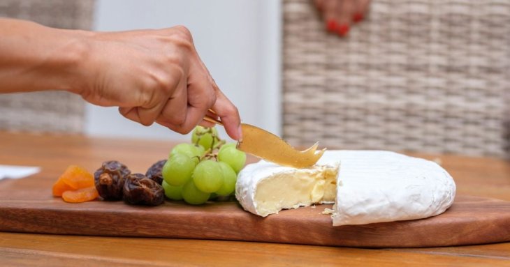 Камамбер для мозку: вчені з'ясували, що французький сир допомагає залишатися молодим довше