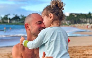 Андрей Бедняков поделился редкими фото с дочерью, похожей на него как две капли воды