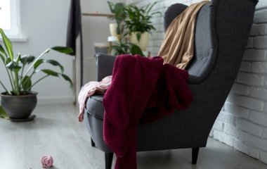 4 місця, куди не варто класти одяг, бо можна накликати злидні та хвороби у свій дім