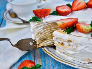 Блинный торт с нежным кремом: как приготовить вкусный десерт