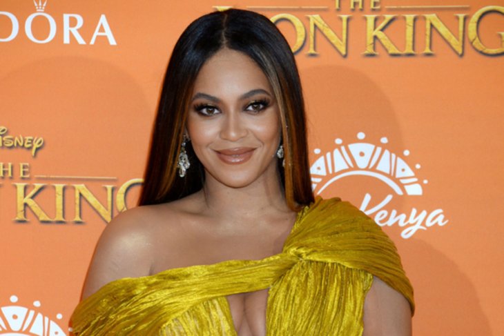 Бейонсе и Адель носят похожие наряды