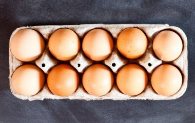 Білі чи коричневі яйця: чи є між ними різниця насправді