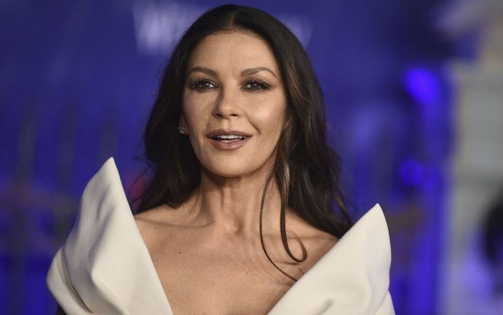 54-летняя Кэтрин Зета-Джонс показала, как выглядит без единой капли косметики и фотошопа