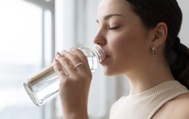 Як правильно пити воду у спеку?