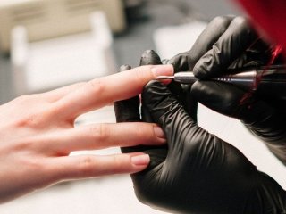 Колір і форма нігтів можуть багато розповісти про здоров’я: на які ознаки звернути увагу