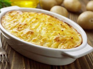 Невероятно нежная и кремовая: пошаговый рецепт картофельной запеканки