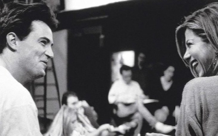 Дженнифер Энистон показала переписку с умершим Мэттью Перри и впервые прокомментировала его смерть