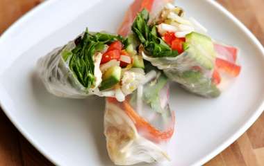 Рулеты из рисовом бумаги с сыром филадельфия