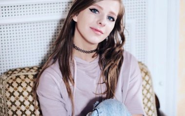Лиза Арзамасова вышла на подиум