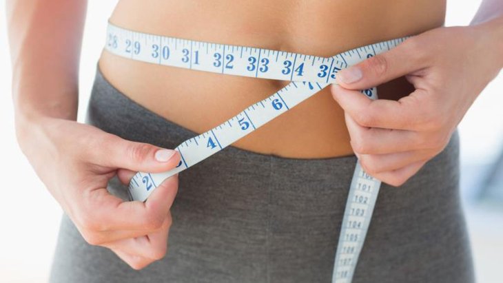 Как избавиться от лишних килограммов на боках и животе: советы фитнес-тренера