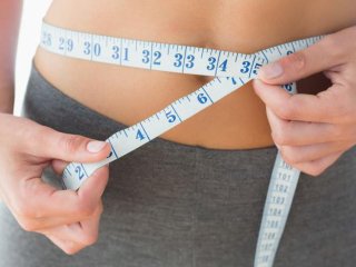 Как избавиться от лишних килограммов на боках и животе: советы фитнес-тренера