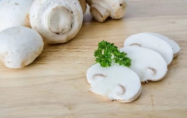 Які продукти не можна зберігати у холодильнику