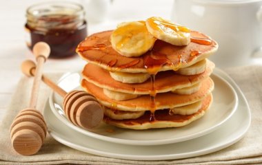 Полезный завтрак за 10 минут: готовим банановые оладушки