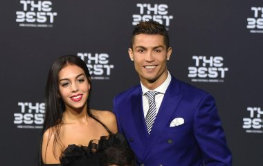 Невеста Криштиану Роналду украсила обложку Vogue (фото)