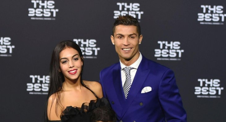 Невеста Криштиану Роналду украсила обложку Vogue (фото)