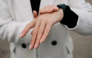 Перевод часов на зимнее время: названа дата, когда нужно сдвинуть стрелки