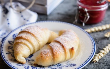 Рогалики с маком: как приготовить ароматную и хрустящую выпечку за 30 минут