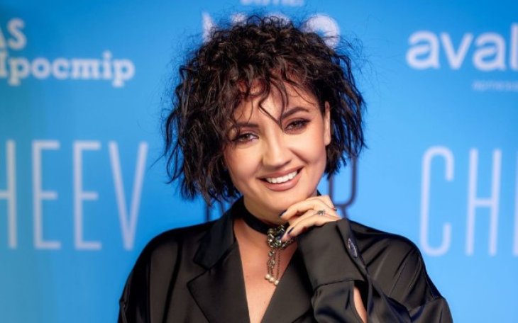 Оля Цыбульская шокировала, как она выглядит до и после макияжа