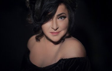 Лолита Милявская показала, как её преображает макияж