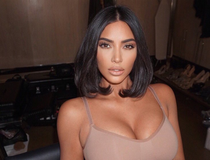 Ким Кардашьян с дочерьми снялась в новой рекламе своего модного бренда