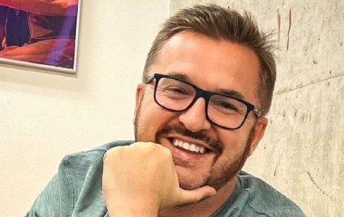 Олександр Пономарьов вперше показався на публіці з новою коханою: який вигляд вона має