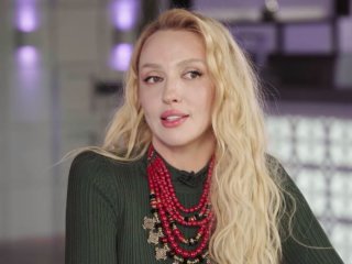 Полякова зізналась, через що їй складно з 15-річною донькою і чому з нею не виїжджає за кордон