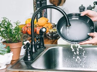 Как легко отмыть посуду: 5 советов от опытных домохозяек