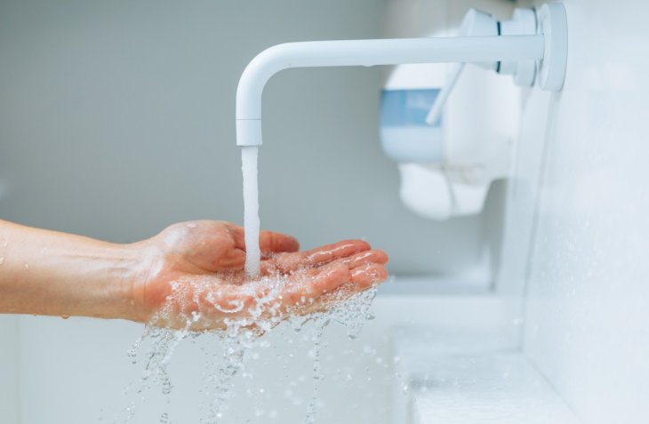 Як гаряча вода допомагає боротися із тривожністю