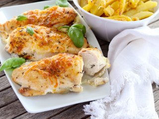 Нежная куриная грудка в сливочном соусе: простой рецепт приготовления