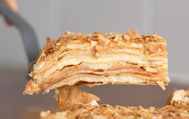 Ледачий наполеон без метушні з тістом і коржами