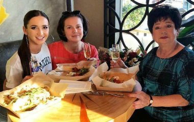 У матери Ольги Бузовой случилась истерика в суде