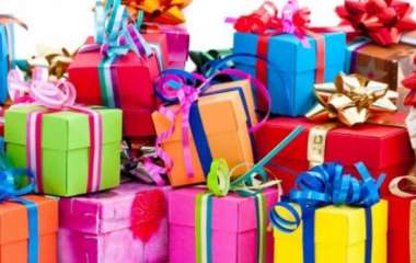 Подарок для свекрови: как выбрать, что нельзя и можно дарить