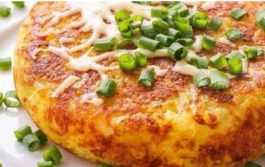 Завтрак по-украински: как быстро и вкусно приготовить большой драник