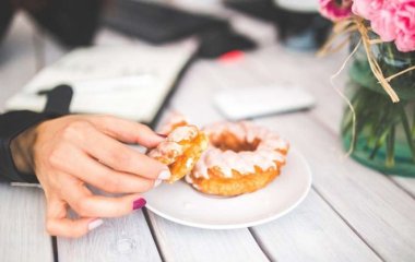 Диетологи назвали пять худших продуктов для завтрака, которые сокращают жизнь