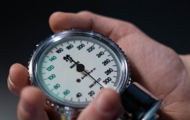 Лікар назвала способи виміряти тиск без тонометра