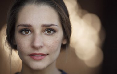 Глафира Тарханова рассказала, как в детстве спала на сеновале