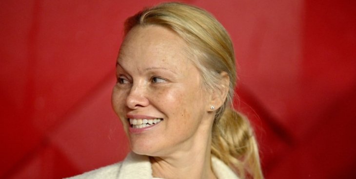 56-летняя Памела Андерсон без макияжа появилась на красной дорожке (фото)