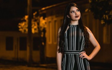 Як одягатися, щоб мати вигляд вищої та стрункішої: способи, які дійсно працюють