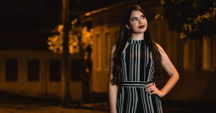 Як одягатися, щоб мати вигляд вищої та стрункішої: способи, які дійсно працюють