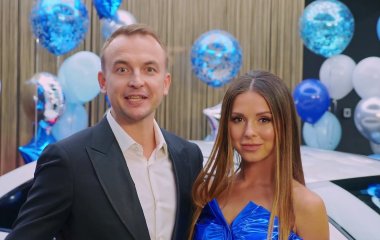 Муж Нюши смотрит за детьми, пока певица проводит время с Егором Кридом