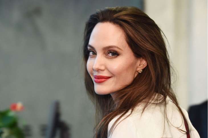 Анджелина Джоли разделась для фотосессии