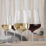 Будуть чисті, як у ресторані: поради, з якими ваші келихи завжди сяятимуть