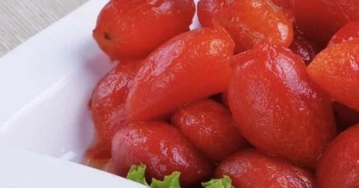 Помідори без шкірки: як приготувати смачну заготовку на зиму