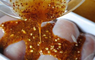 М’ясо курки не губка: правда про маринування, яку ви не знали
