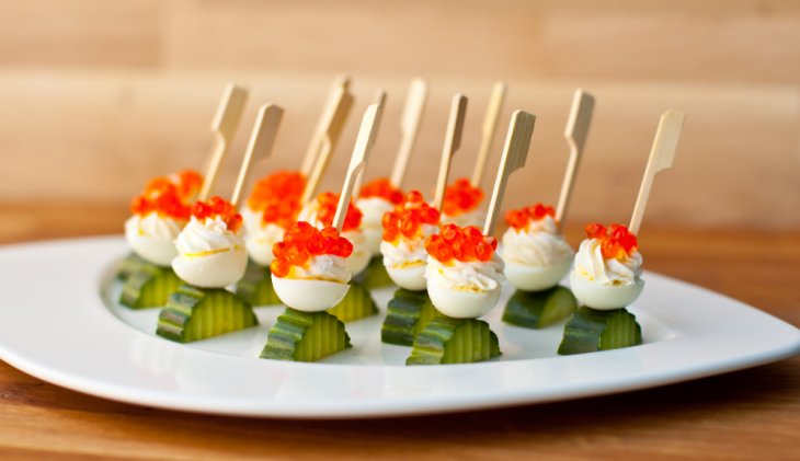 Оформляем праздничный стол: рецепты приготовления канапе