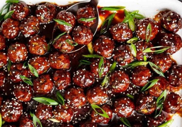 Фрикадельки в медово-чесночной глазури