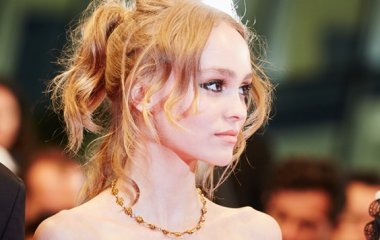  Лили-Роуз Депп и Тимоти Чаламент отправились на прогулку улицами Парижа 